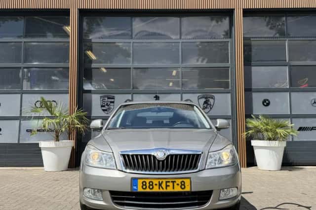 Škoda Octavia (2009) thumbnail 5