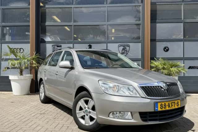 Škoda Octavia (2009) thumbnail 6