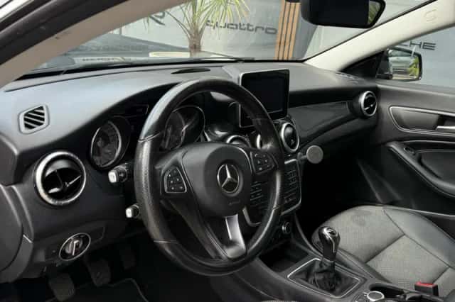 Mercedes-Benz CLA-Klasse (2014) thumbnail 3