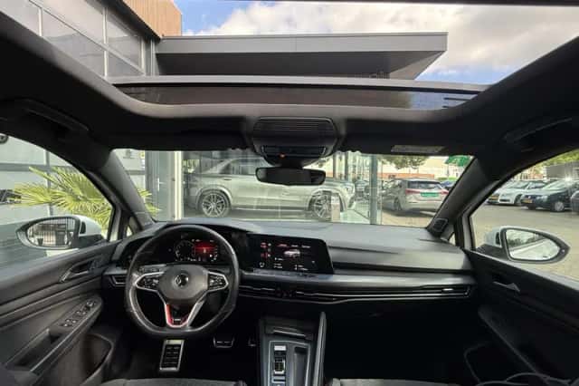 Volkswagen Golf (2021) thumbnail 3