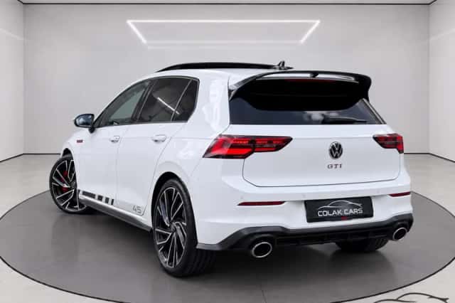 Volkswagen Golf (2021) thumbnail 4