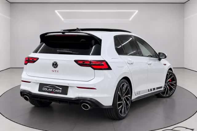 Volkswagen Golf (2021) thumbnail 5