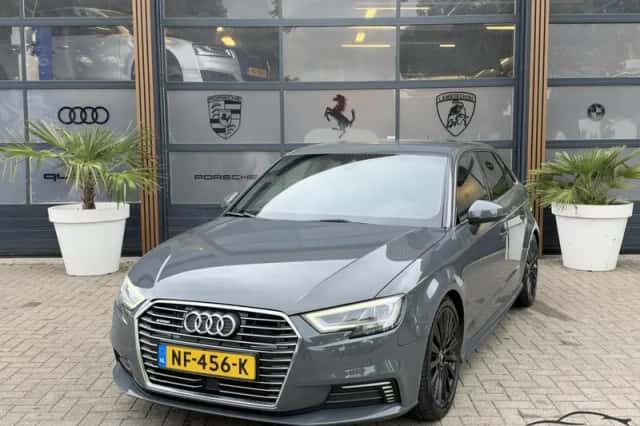 Audi A3 (2016) thumbnail 2