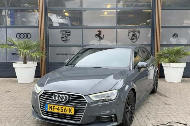 Audi A3 (2016) thumbnail 5
