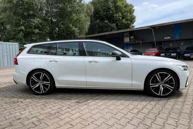 Volvo V60 (2019) thumbnail 5