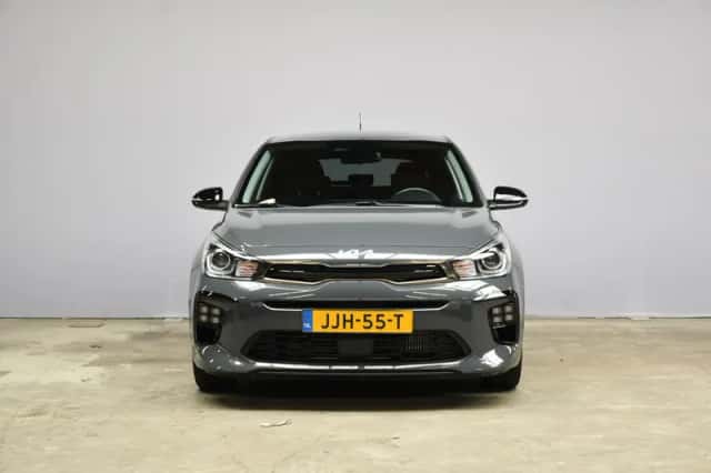 Kia Rio (2023) thumbnail 2