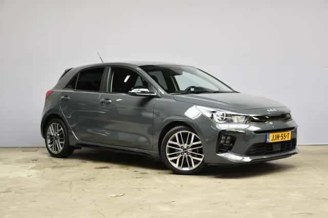 Kia Rio (2023) thumbnail 3