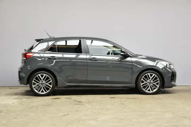 Kia Rio (2023) thumbnail 4