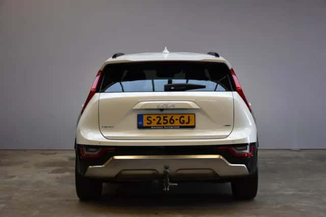 Kia Niro (2023) thumbnail 6