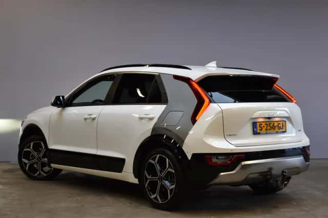 Kia Niro (2023) thumbnail 5