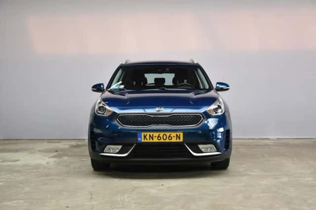 Kia Niro (2016) thumbnail 2