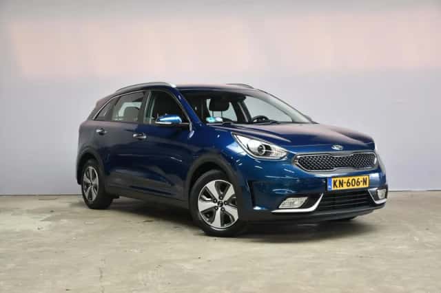 Kia Niro (2016) thumbnail 3