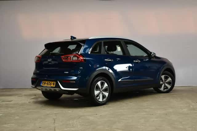 Kia Niro (2016) thumbnail 5