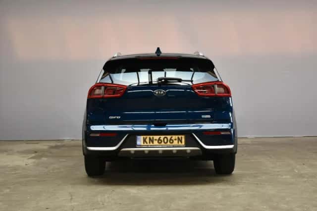 Kia Niro (2016) thumbnail 6