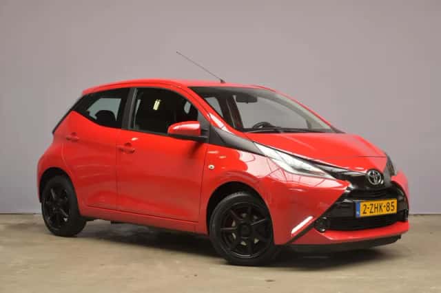 Toyota Aygo (2015) thumbnail 3
