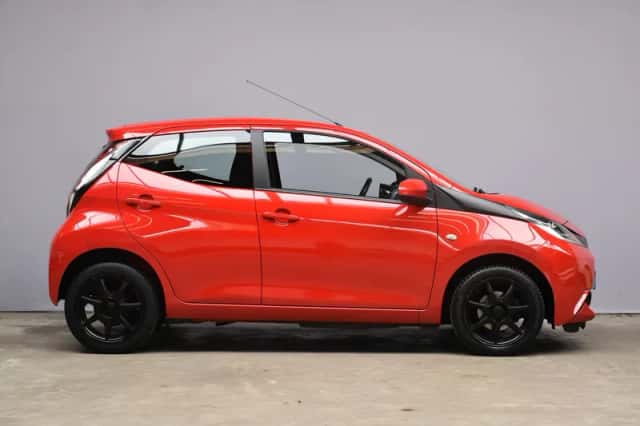 Toyota Aygo (2015) thumbnail 4