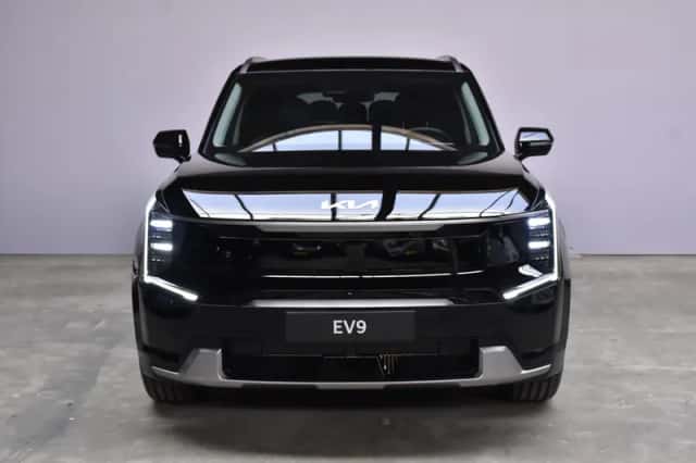 Kia EV9 (2026) thumbnail 3