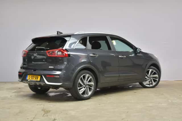 Kia Niro (2017) thumbnail 5