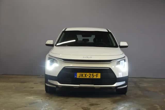 Kia Niro (2022) thumbnail 3