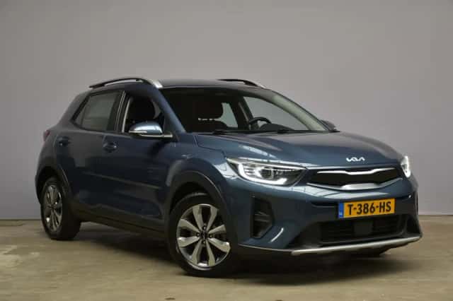 Kia Stonic (2022) thumbnail 3