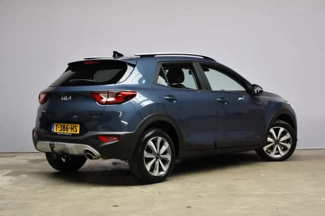 Kia Stonic (2022) thumbnail 5