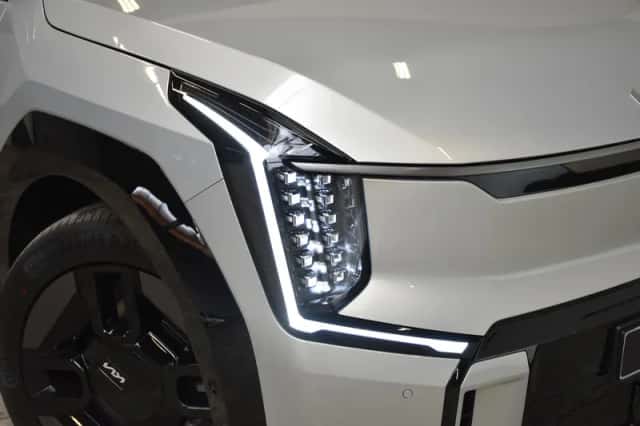 Kia EV9 (2026) thumbnail 3