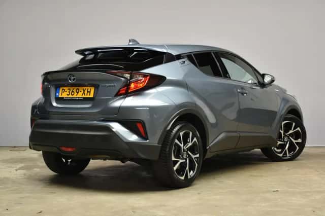 Toyota C-HR (2021) thumbnail 5