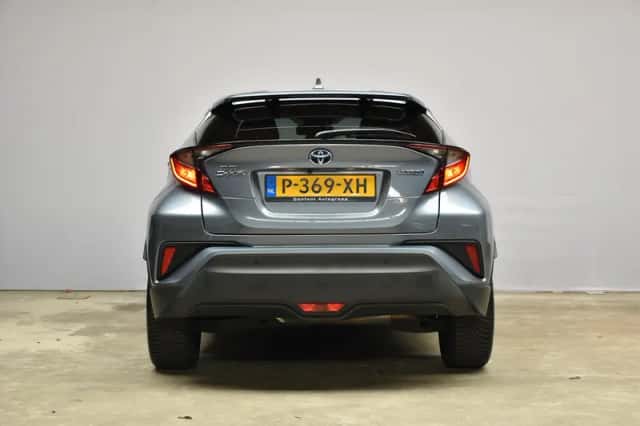 Toyota C-HR (2021) thumbnail 6