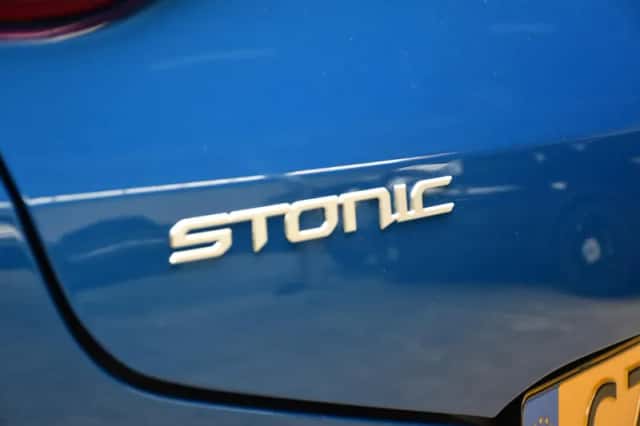 Kia Stonic (2025) thumbnail 4