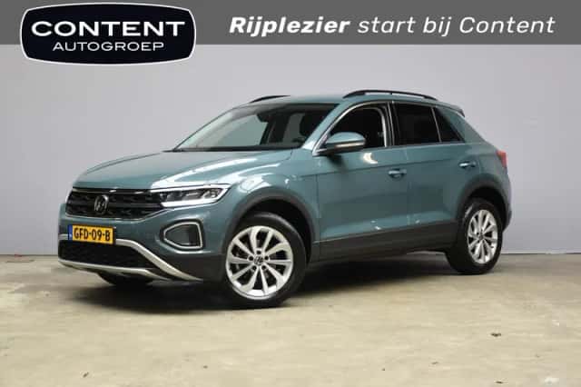 Volkswagen T-Roc (2023) thumbnail 1