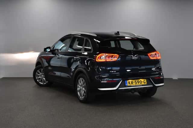 Kia Niro (2016) thumbnail 3
