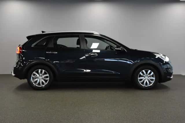 Kia Niro (2016) thumbnail 6