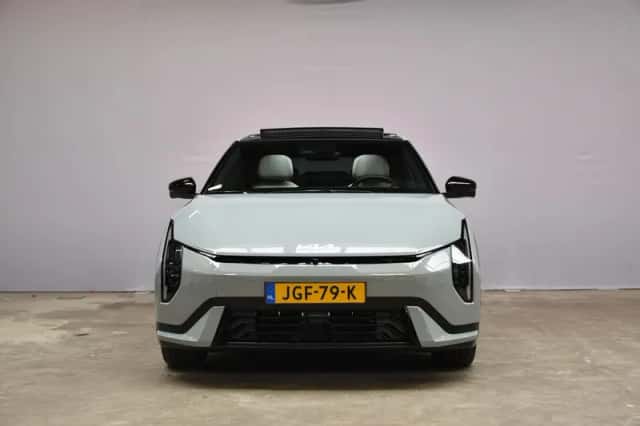 Kia EV4 (2025) thumbnail 2