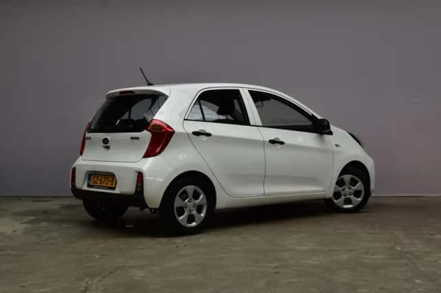 Kia Picanto (2016) thumbnail 5