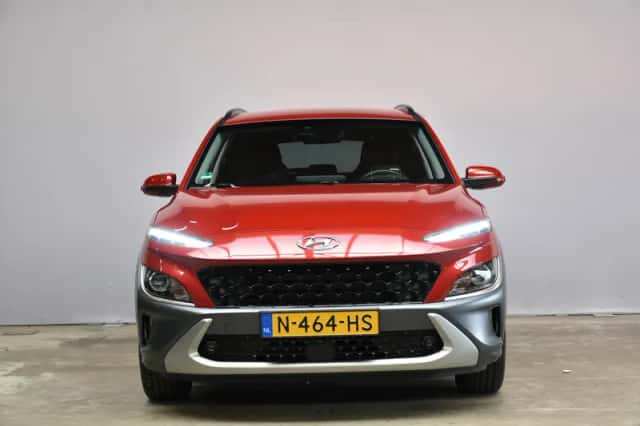 Hyundai Kona (2021) thumbnail 3