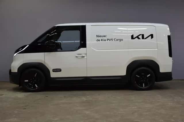 Kia PV5 (2025) thumbnail 2