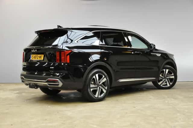 Kia Sorento (2023) thumbnail 5