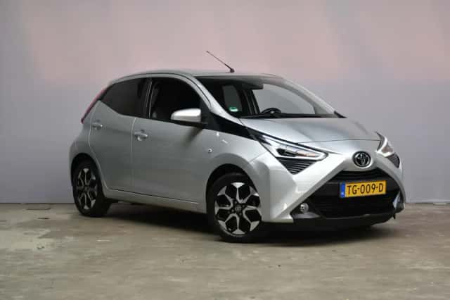 Toyota Aygo (2018) thumbnail 3