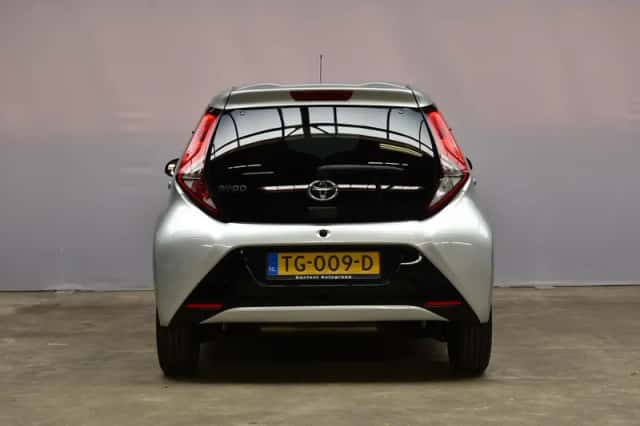 Toyota Aygo (2018) thumbnail 6