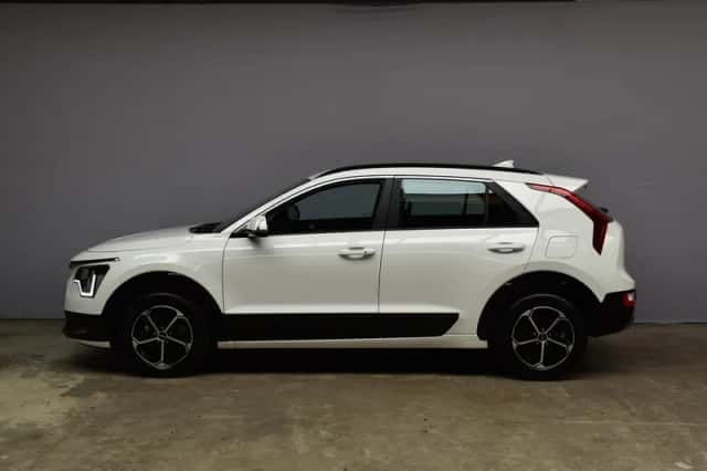 Kia Niro (2024) thumbnail 3