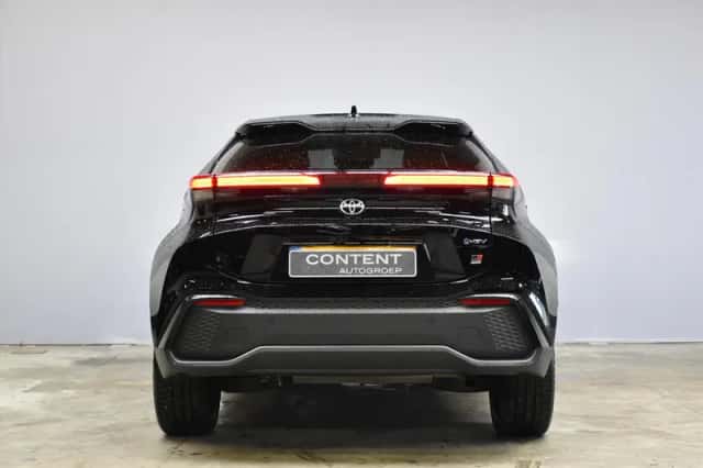 Toyota C-HR (2023) thumbnail 6