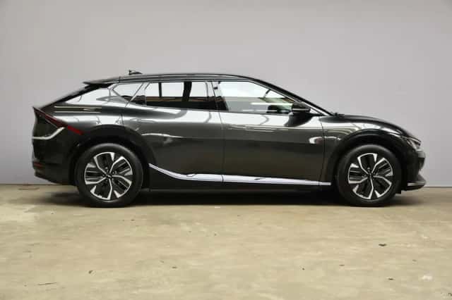 Kia EV6 (2021) thumbnail 4