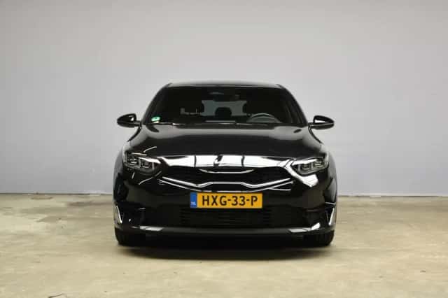 Kia Ceed (2025) thumbnail 2