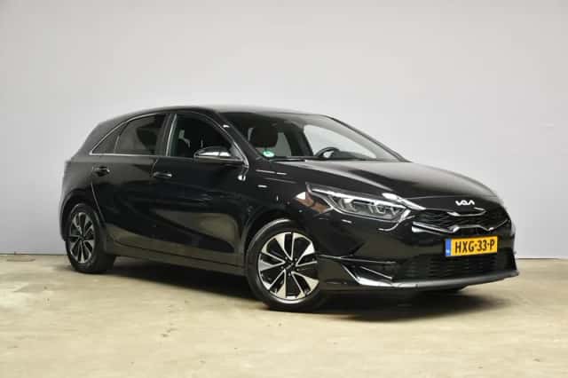 Kia Ceed (2025) thumbnail 3