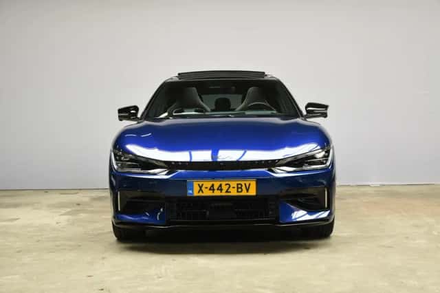 Kia EV6 (2023) thumbnail 2