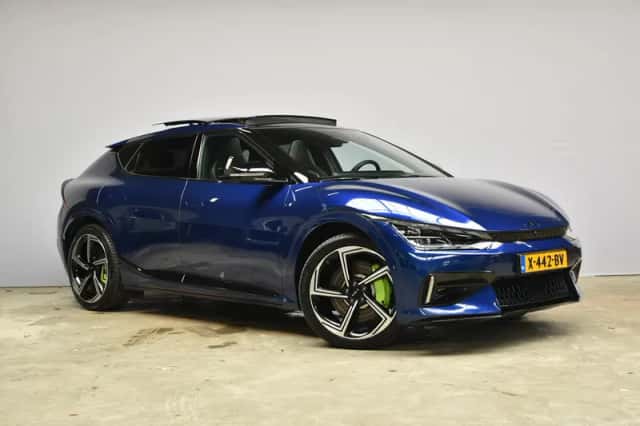 Kia EV6 (2023) thumbnail 3