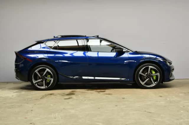 Kia EV6 (2023) thumbnail 4