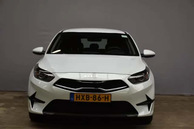 Kia Ceed Sportswagon (2025) thumbnail 2