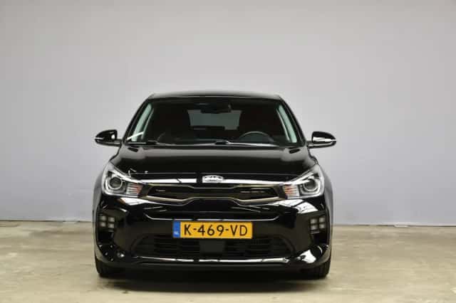 Kia Rio (2021) thumbnail 2