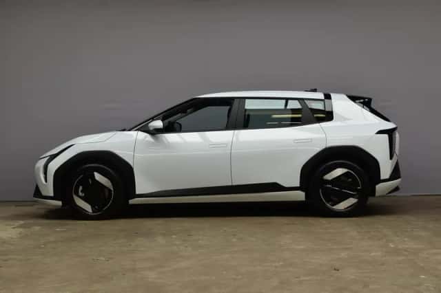 Kia EV4 (2026) thumbnail 2